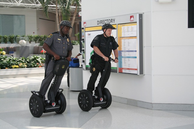 [segway_i2police_ twoofficers_med[3].jpg]
