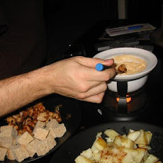 Creamy Cheddar Fondue
