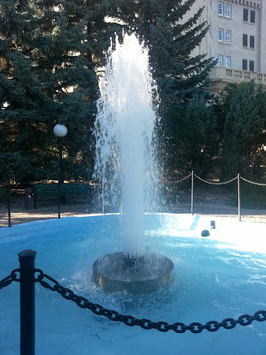 Hotel MacDonald Fountain