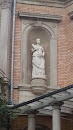 Statue Dame Avec Chat Sur L'épaule