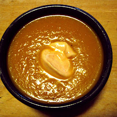 Carrot-leek soup with curry, ginger and garlic