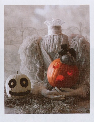 [MadamLostHerHeadPumpkin2.jpg]