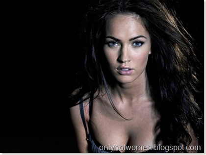 megan_fox_pontiac_solstice