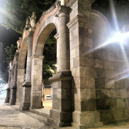 Puerta Alameda