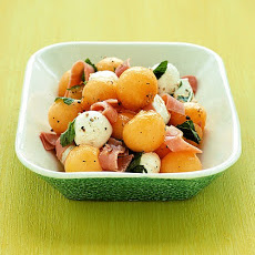 Cantaloupe and Bocconcini Salad with Mint