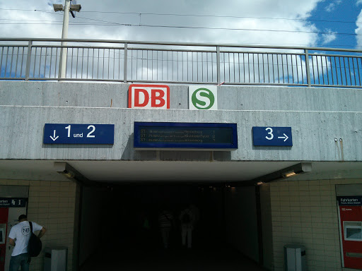 Neckarpark Station