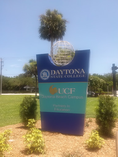 Daytona State Globe