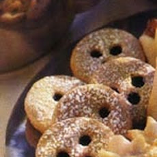 Drei Augen (German Shortbread Sandwich Cookies)