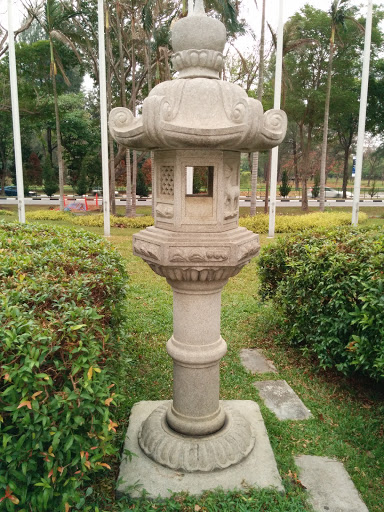 Gateway Stone Lantern
