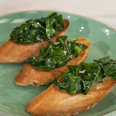 Garlicky Kale Crostini