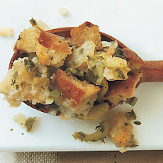 Rustic Bread Stuffing with Bell Pepper and Fresh Thyme