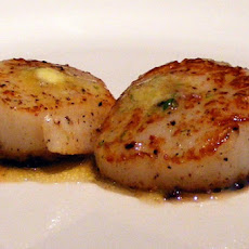 Seared Scallops with Ginger Sauce