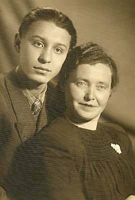 Eugenia%20Zaslavskaya%20with%20Vladimir.jpg