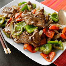 Chinese Pepper Steak (Stir-Fried Beef with Onions, Peppers, and Black Pepper Sauce)