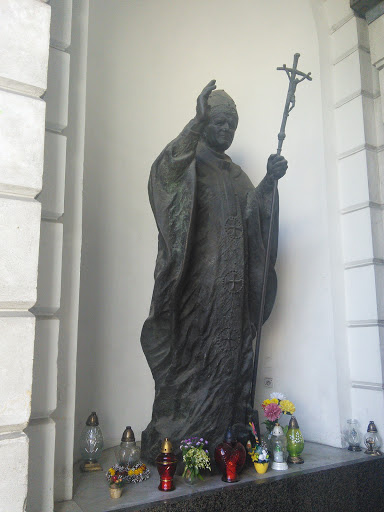 Jan Paweł II Statue