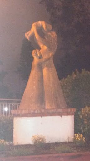 Mother and Children Statue