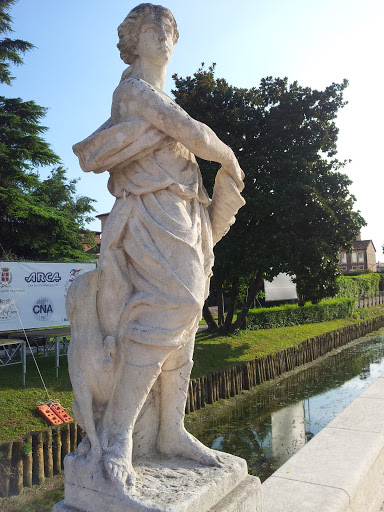 Statua Con Bei Stivali