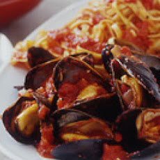 Mussels in Roasted Red Pepper Sauce