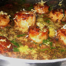Seared Scallops With Herb Butter Sauce