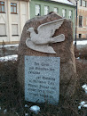 Gedenkstein am Platz des Friedens