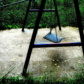 by Vesna S. Disić - Artistic Objects Other Objects ( contrast, detail, park, green, colors, art, one )
