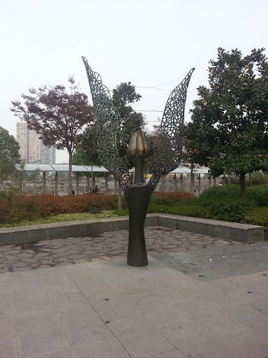 南湖广场雕像——花