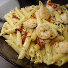 One Pan Pasta With Creamy Shrimp and Pesto Sauce