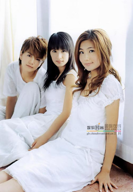 Chinese girl band - SHE 1.jpg
