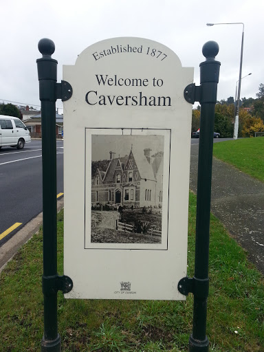 Caversham Sign (South End)