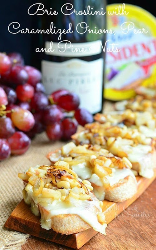 Presidents-Cheese-Crostini-wtih-Brie-Caramelized-Onion-Pear-and-Pine-Nuts-from-willcookforsmiles.com-crostini-brie-