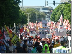 Foto Manif.25 Maio. Milhares a caminho dos Jerónimos. Mai.2013