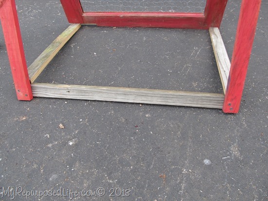 attach a brace on the bottom