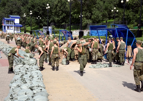 Военные борются с паводками на Дальнем Востоке