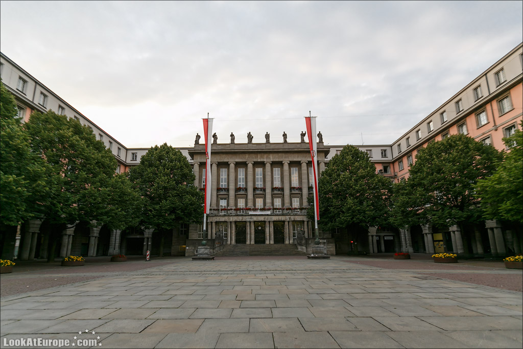 LookAtEurope.com: Евротур. Вупператаль город Энгельса и подвесной железной дороги швебебан