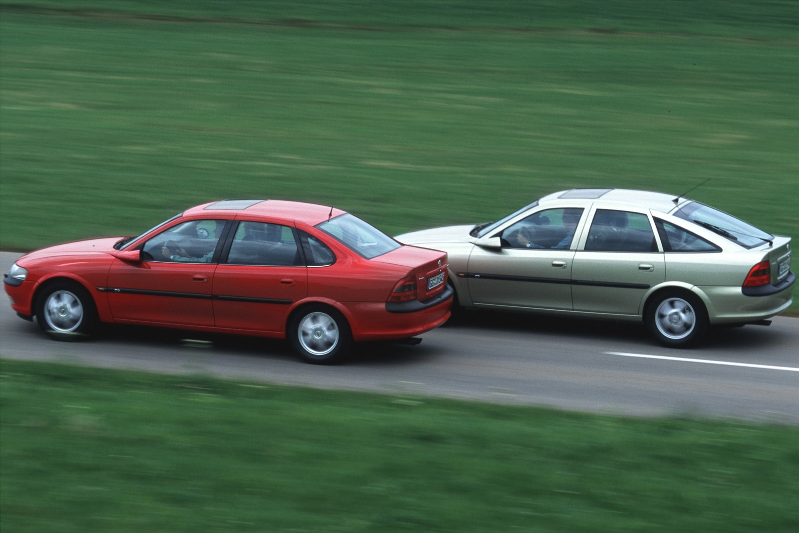 [24-Opel-Vectra-14694%255B7%255D.jpg]