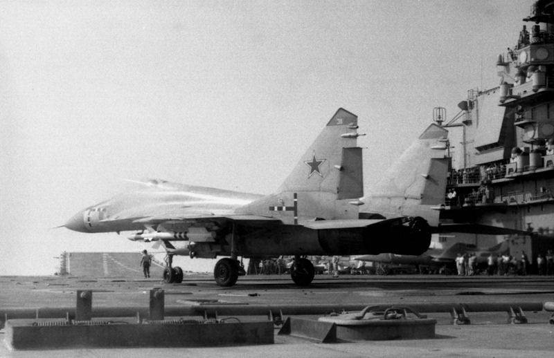 MiG-29K-Fighter-Aircraft-Carrier-Admiral-Kuznetsov-03