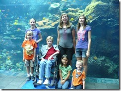 Joyce, kids at GA Aquarium