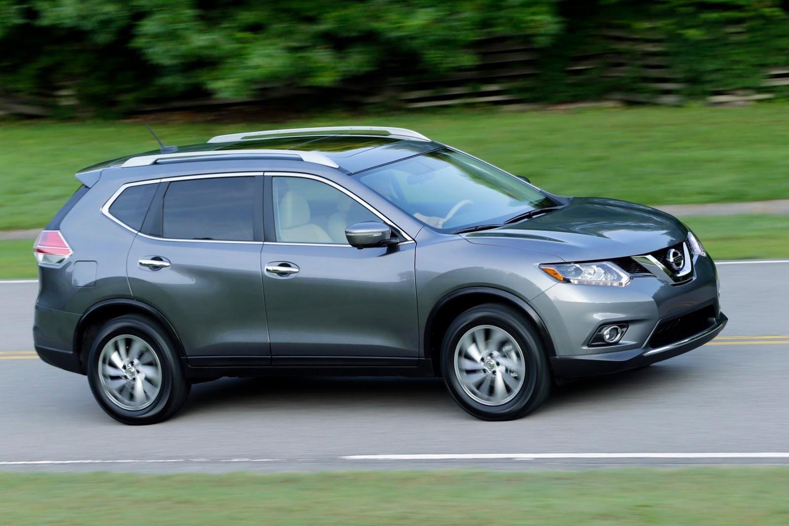 [2014-Nissan-Rogue-CUV-3%255B2%255D.jpg]