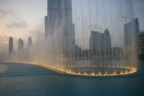 Burj_Khalifa_fountain