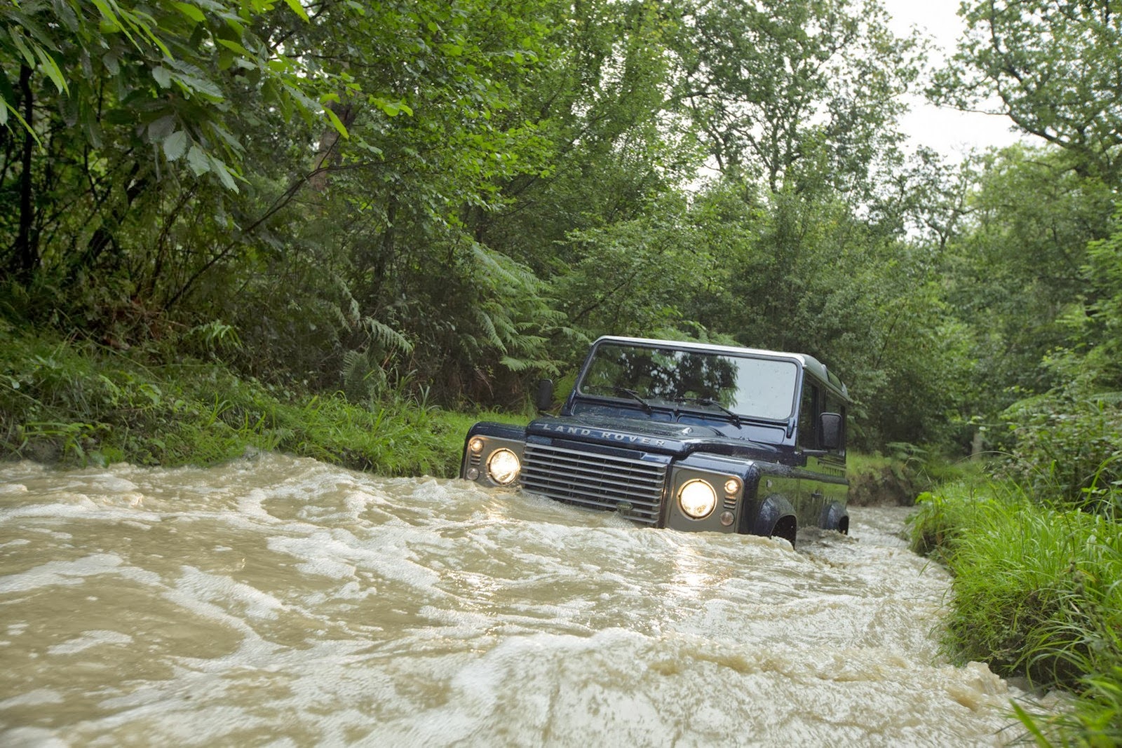 [Land-Rover-Defender-13%255B2%255D.jpg]