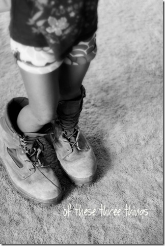 syd boots bw
