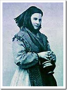 Donna romana con scaldino (1858) (part) www.lanternamagica.eu