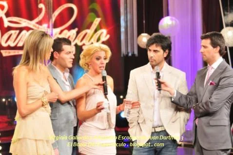 Virginia Gallardo y Alejandro Escobar con Juan Darthés.3.JPG