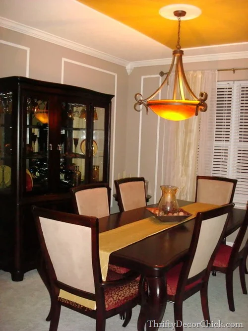 gold and red dining room