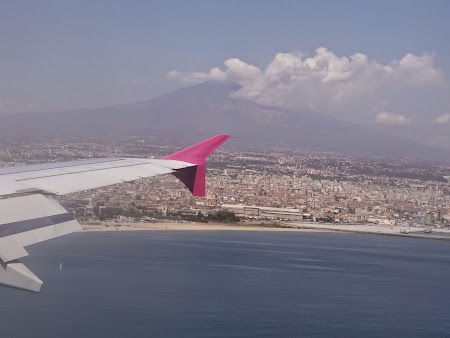 01. Aterizare Wizz Air la Catania, Sicilia.JPG