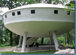 8942 Signal Mountain, Tennessee - Flying Saucer House