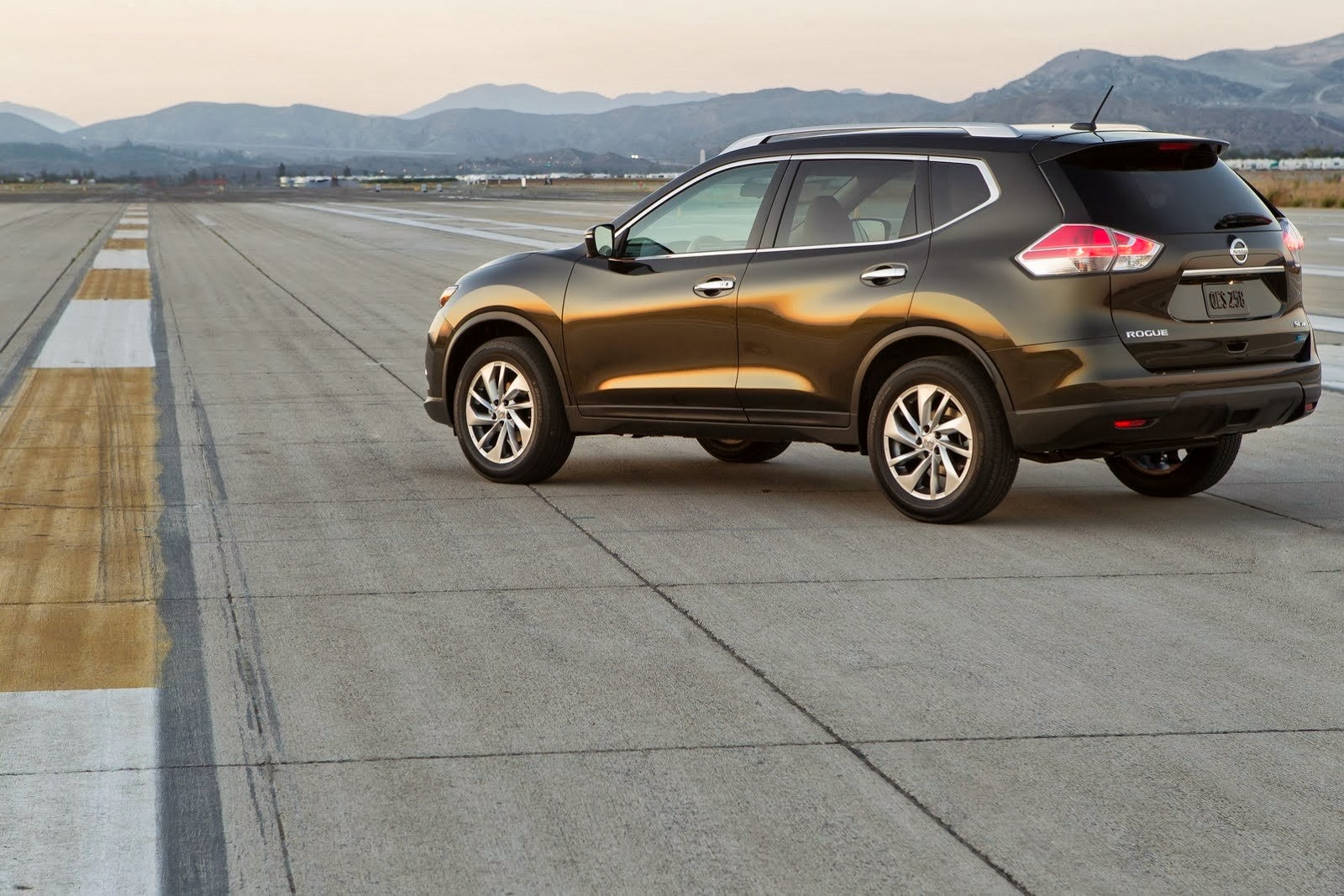 [2014-Nissan-Rogue-CUV-2%255B2%255D.jpg]