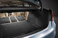 BMW ActiveHybrid 3: Luggage compartment (10/2011)
