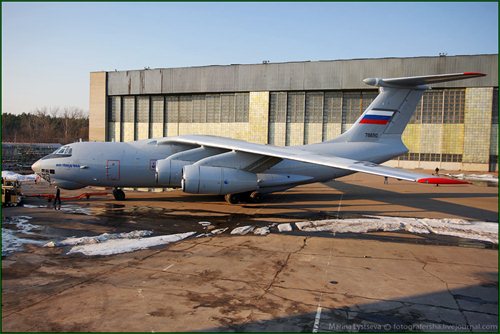 Фотографии тяжелого военно-транспортного самолета Ил-76МД-90А.