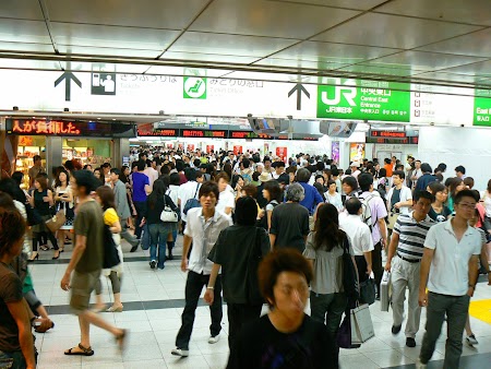 22. Statie de metro Tokyo.JPG